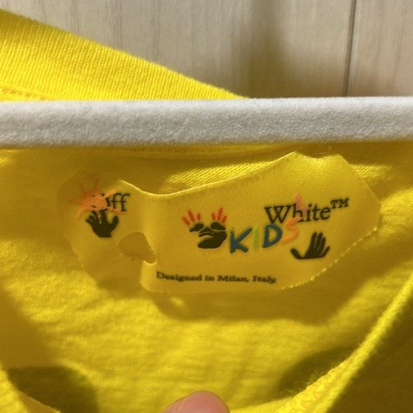 Host pick ⭐️NWT Off-White Kids Yellow & Black Arrow T-Shirt
by Off-White size 10 - Picture 6 of 10